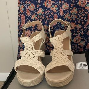 Macrame Falls Creek heels//size 10//3 inch heels